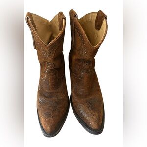 Women’s Ariat Distressed Brown‎ Cowboy Boots
